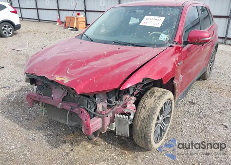 2018 Mitsubishi Outlander Sport 2.4 Se z USA, uszkodzony, nr VIN JA4AP3AW7JZ034271